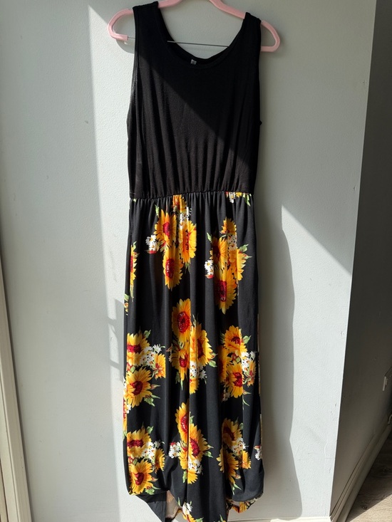 Dresses & Skirts - Black Sunflower Tank Maxi Dress size L